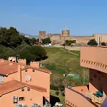 With Mountain Views Close To And Castle Appartement