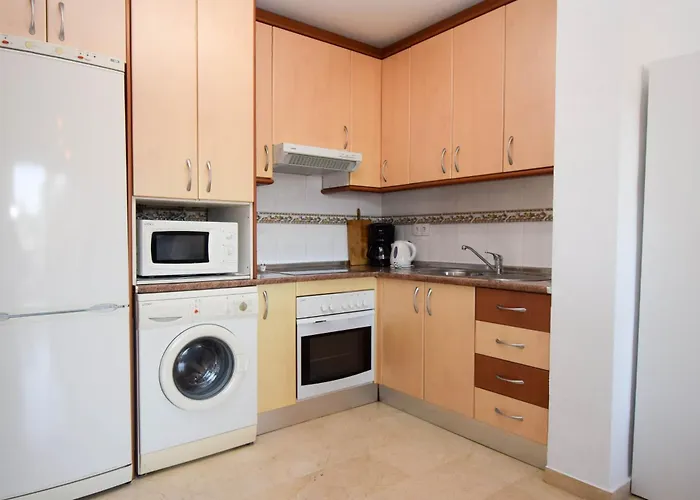 Apartment With Mountain Views Close To And Castle *