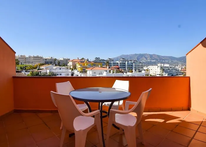 With Mountain Views Close To And Castle Apartment